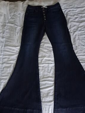 KanCan Bell Bottoms Size 27